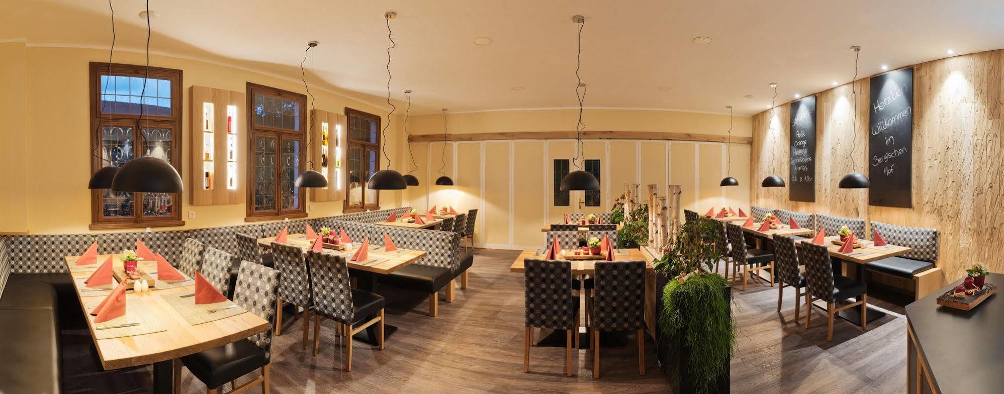Hotel Bergischer Hof 빈덱 외부 사진